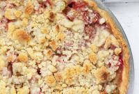 Tangy Rhubarb Crumble Pie