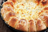 Creamy Skillet Artichoke & Spinach Dip