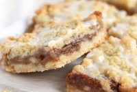 Golden Apple Streusel Bars