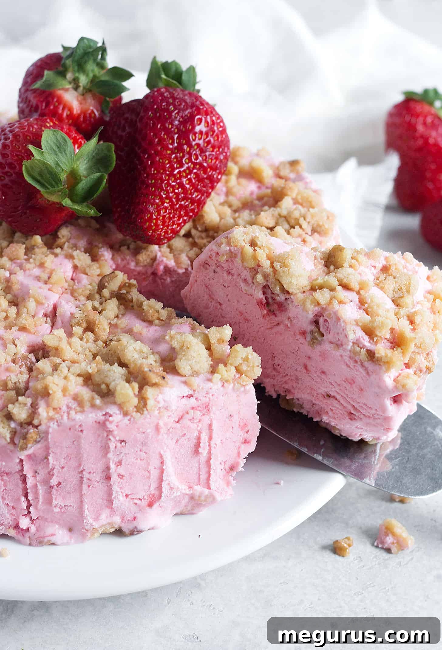 Frozen Strawberry Dessert Sliced - Perfect Portions