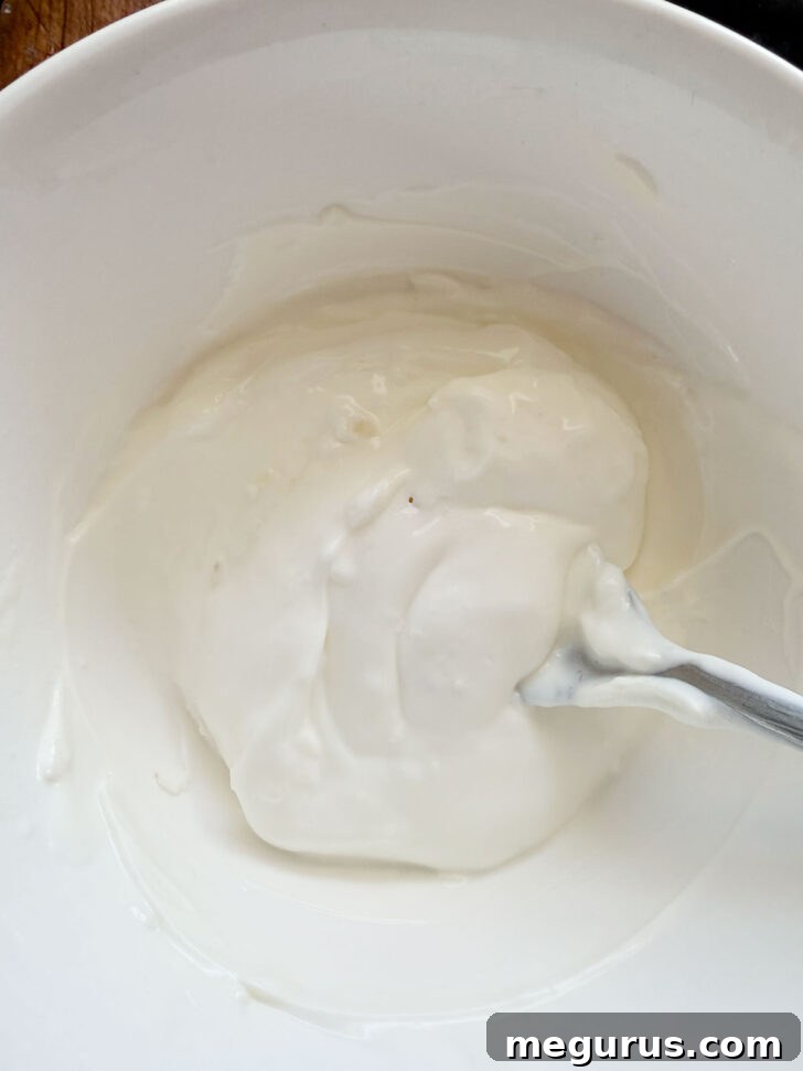 White sauce after mixing together until smooth and creamy.