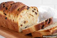 Warm Spiced Carrot Raisin Loaf